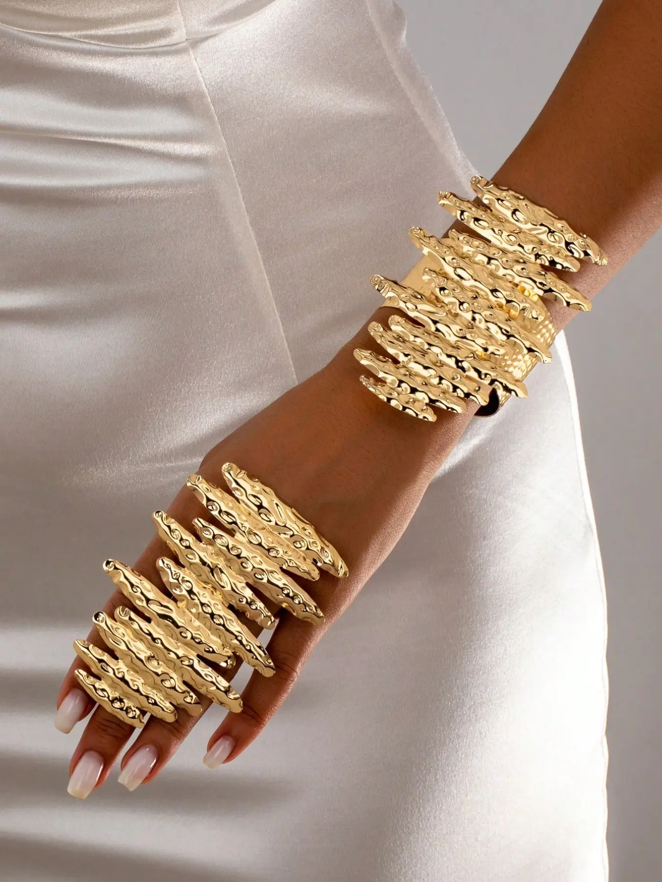 2 Piece Set Wrinkle Wave Bold Bracelet and Statement Ring Set, Personalized Large Size Design, Fashion Street Style Party Jewelry, Fashionable Jewelry Set, Trendy Jewelry Set