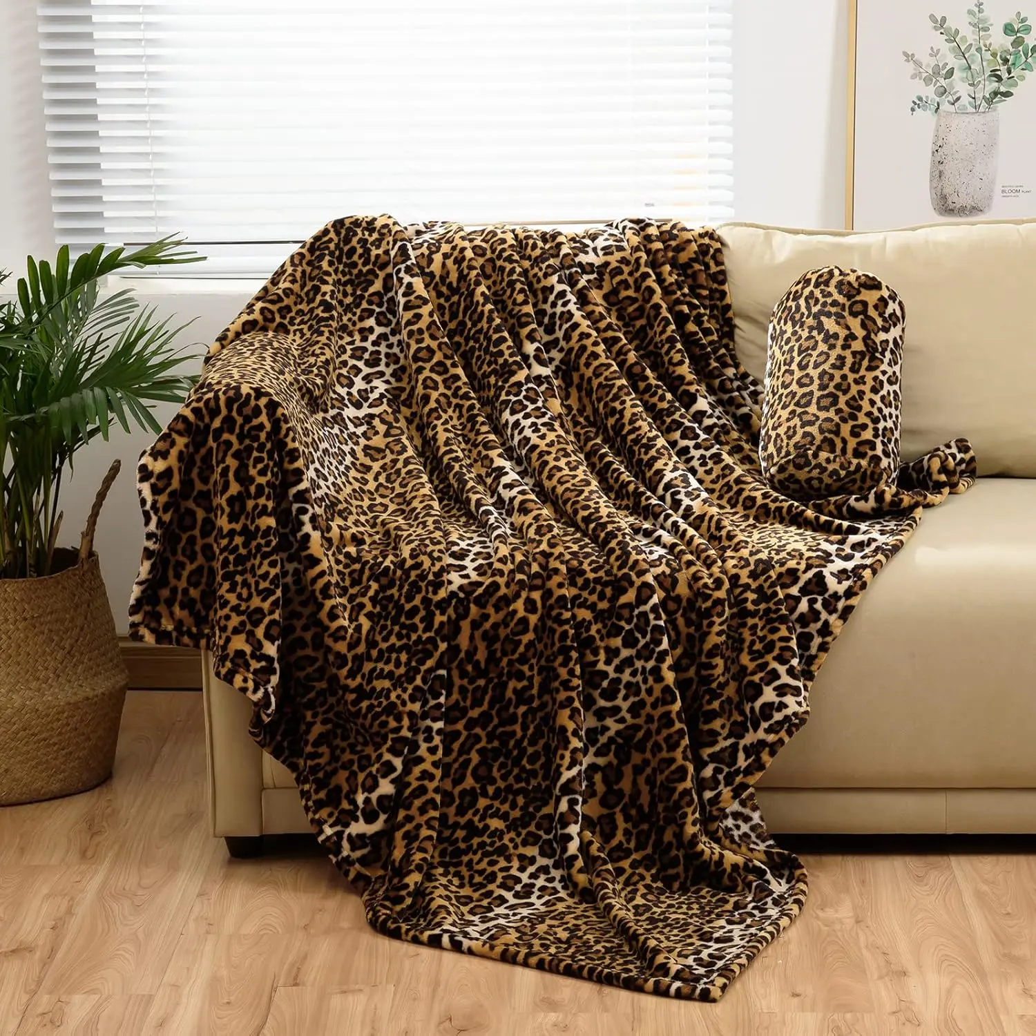 Leopard Print Fleece Flannel Throw Blanket with Storage Pouch for Bed Sofa Travel, 300 GSM Double Sided Super Soft Fuzzy   Print Blanket for Adults and , 50x70 inch