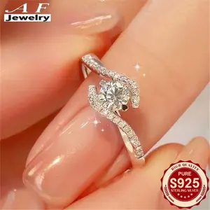 Elegant 925 Sterling Silvery Ring, Suitable for Daily and Gift Occasions, Valentine's Day Jewelry, Hollowed Out Twisted Four Claw Circular Engagement Ring