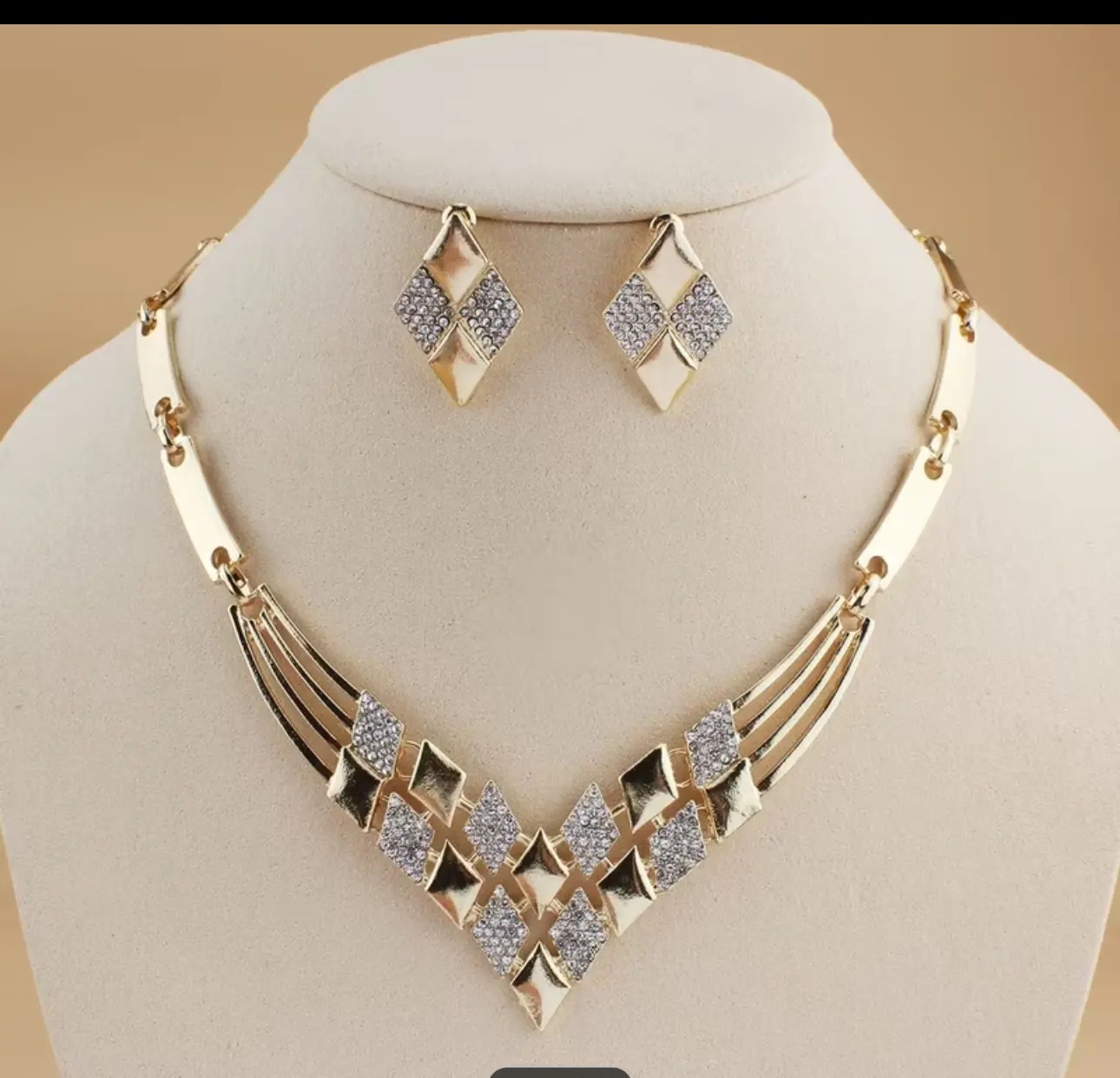 set of necklace