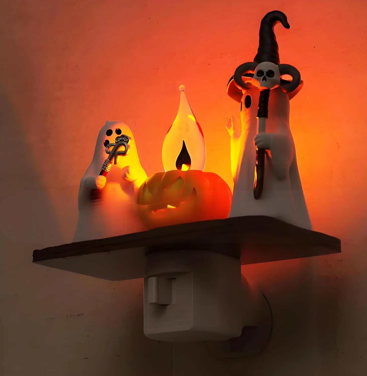 Halloween fall Gift Ghost Campfire Flickering Night Light, Scary Ghost Campfire Nightlight Plug into Wall, 3D Spooky Fire Night Light for Halloween Home Decor (Witch Ghost Light)