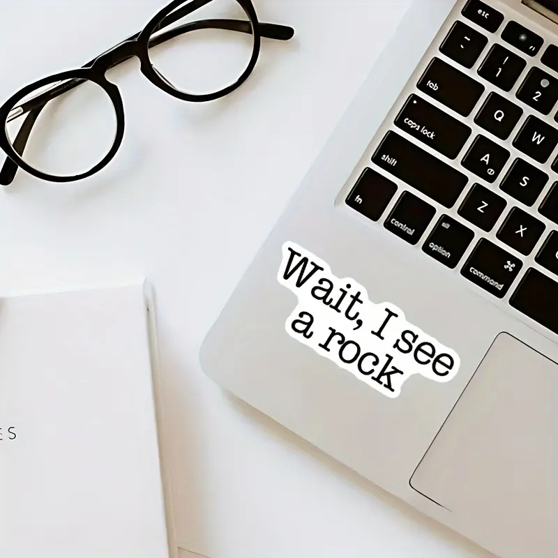 3PCS/SET Goofy “Wait, I See a Rock” Decor Sticker.This silly funny style sticker (suitable for notebooks/electronics) with casual slogan + daily meme elements feels like a “small humor logo in life”, playful and eye-catching in daily use