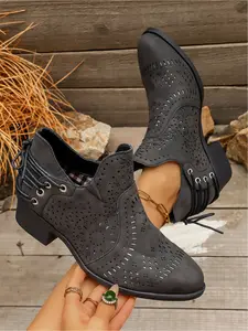 Hollow carved Western denim short boots for women, matte leather side straps, low heel ankle boots, breathable for spring and summer, retro style, casual cool boots, Cowboy Booties