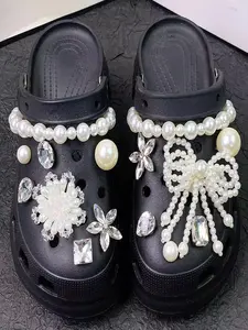 New 15pcs Hole Shoe Decoration Accessories Pearl Flower Diamond Five-Leaf Set, Detachable Small Parts for Hole Shoes Decorations Birthday Gifts