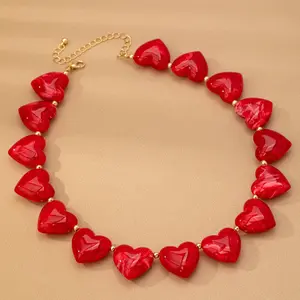 LARGE HEART SHAPE BEADED NECKLACE | 80N92654: Red