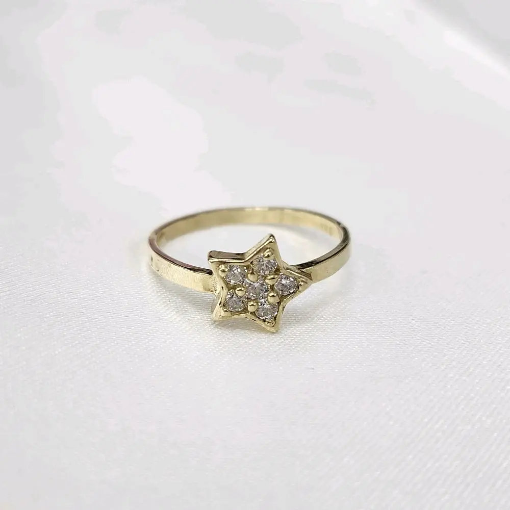Anillo  de oro real de 10 kilates en forma de estrella