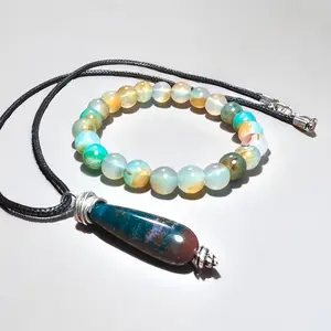 Beautiful agate necklace & bracelet set! handmade with silver plated wire.
