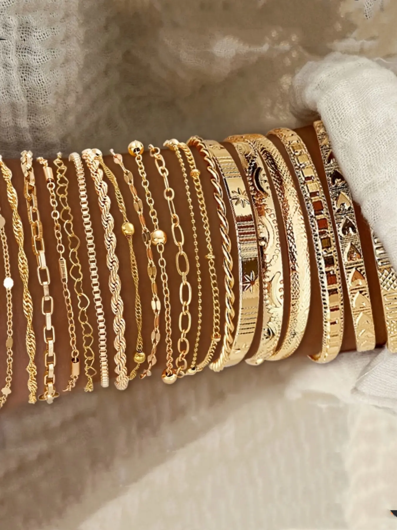 20pcs/Set Elegant Women's Bracelets, Fashion High-Quality Bracelets, Versatile Accessories for Daily Wear, Ideal Gifts, Perfect for Any Occasion, Stackable Bracelet Set
