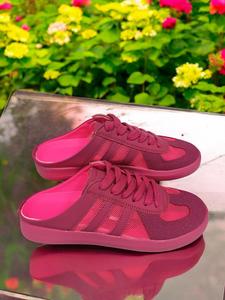 women's fashionable lace up low top sneakers, casual breathable lightweight sports walking shoes, female all-match round toe shoes for daily wear