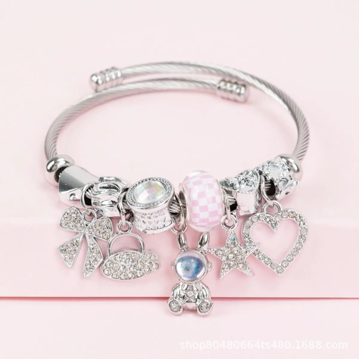 Stylish Heart Charm Bracelet Jewelry, Personalized New Design, Casual Everyday Wear Costume Jewelry
