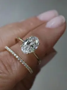 Set of 2 oval rings for women – Elegant stackable rings, suitable for everyday wear, parties, and as a gift.