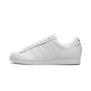 Superstar ADV Vitoria "Cloud White Core Black" JP5705