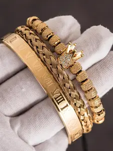 The Crown Pineapple Bead Bracelet Set is suitable for daily wear, vacation dates, and other occasions, and is also a surprising and exquisite small gift Cuban Link Bracelet