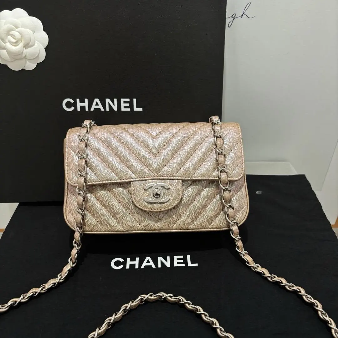 Pre-owned Chanel Classic Flap Rectangular Mini Pearl Pink Chevron Caviar Leather Silver Hardware P07E19024
