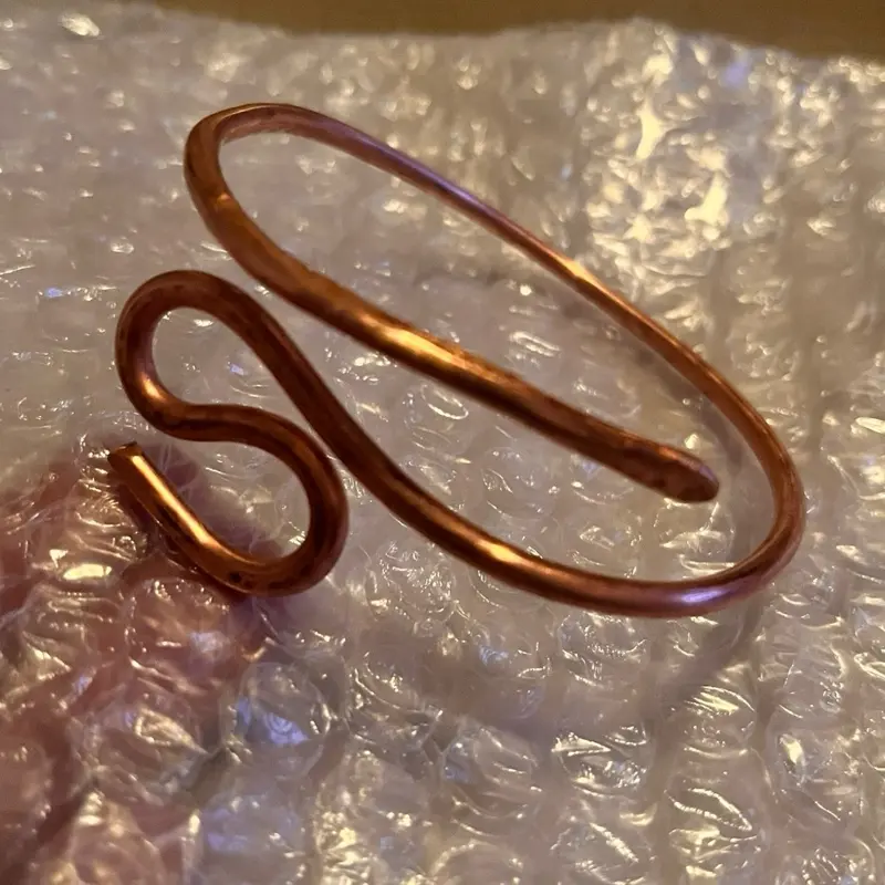 Handmade Copper Hammered Bangle - Unisex Adjustable Bracelet for Daily Wear, Unique Hammered Texture, Durable Copper Material, Perfect Gift