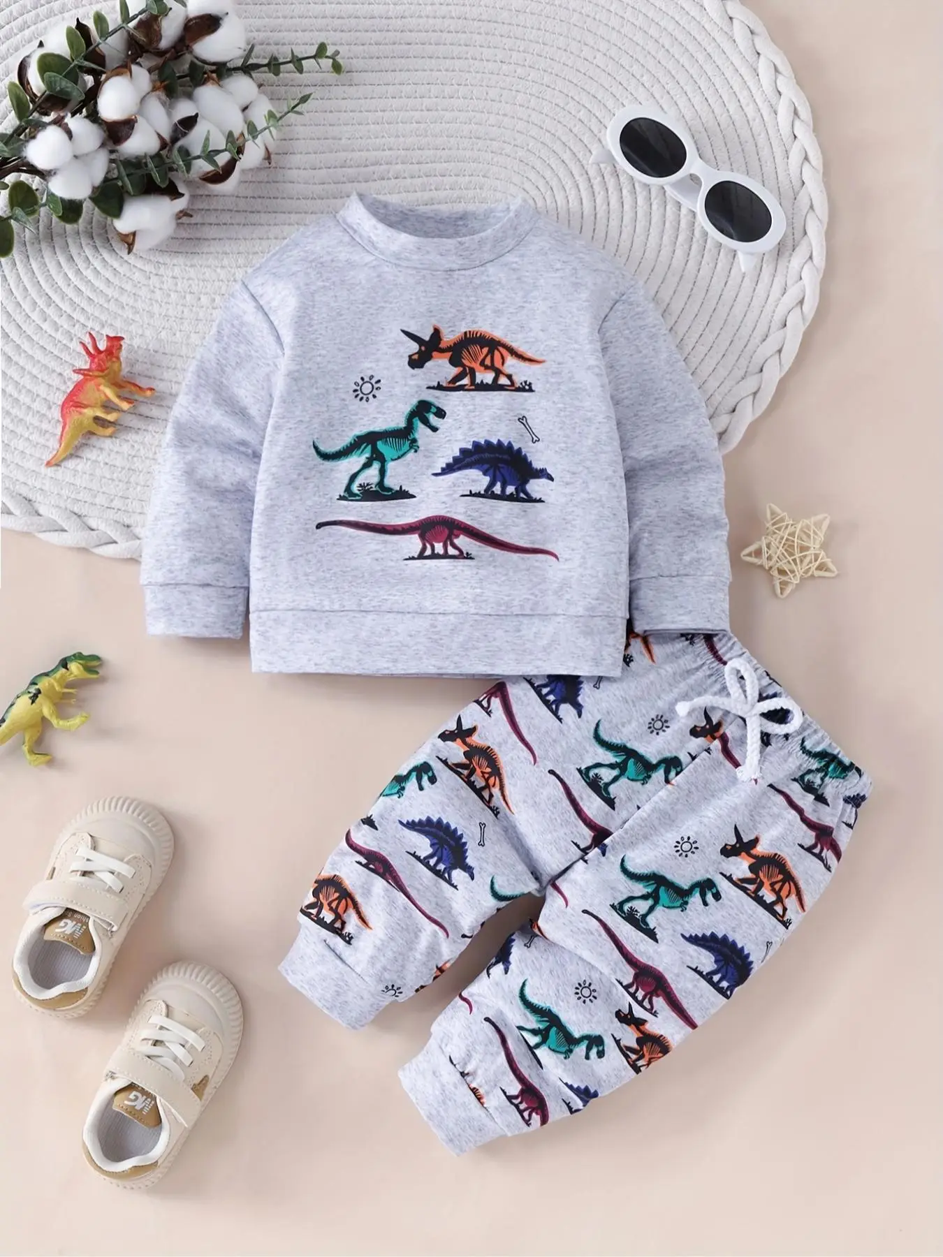 Two-piece Set Boy's Dinosaur Print Sweatshirt & Elastic Waist Pants Set, Casual Round Neck Long Sleeve Pullover & Pants for Fall & Winter, Kids Clothe