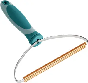 Bastet Pets Pet Hair Remover for Rugs/Carpets/Mats/Cars/Cat & Dog Beds Handheld Scraper