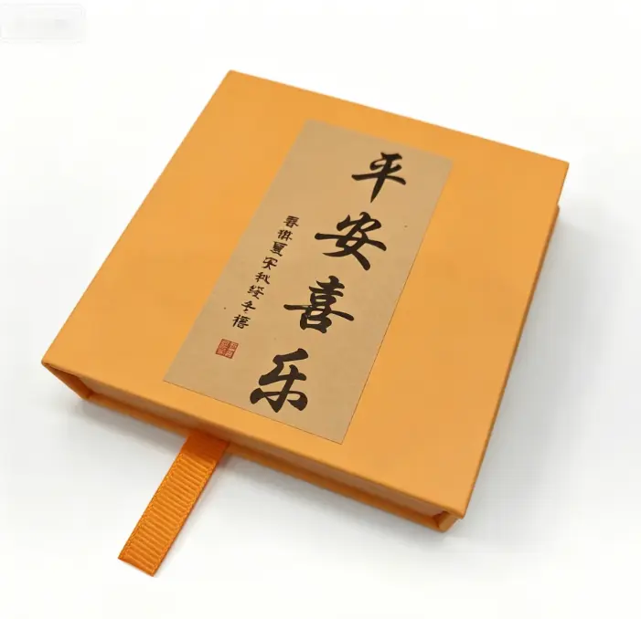 Exclusive packaging box for high-end jewelry, provided as a complimentary gift