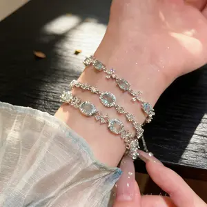 Women's Cool Tone Sparkling Oval Flower Bracelet, Korean Style High-End Zircon Hand Jewelry, Luxury Elegant Sweet Cool Wrist Accessory Gift for He