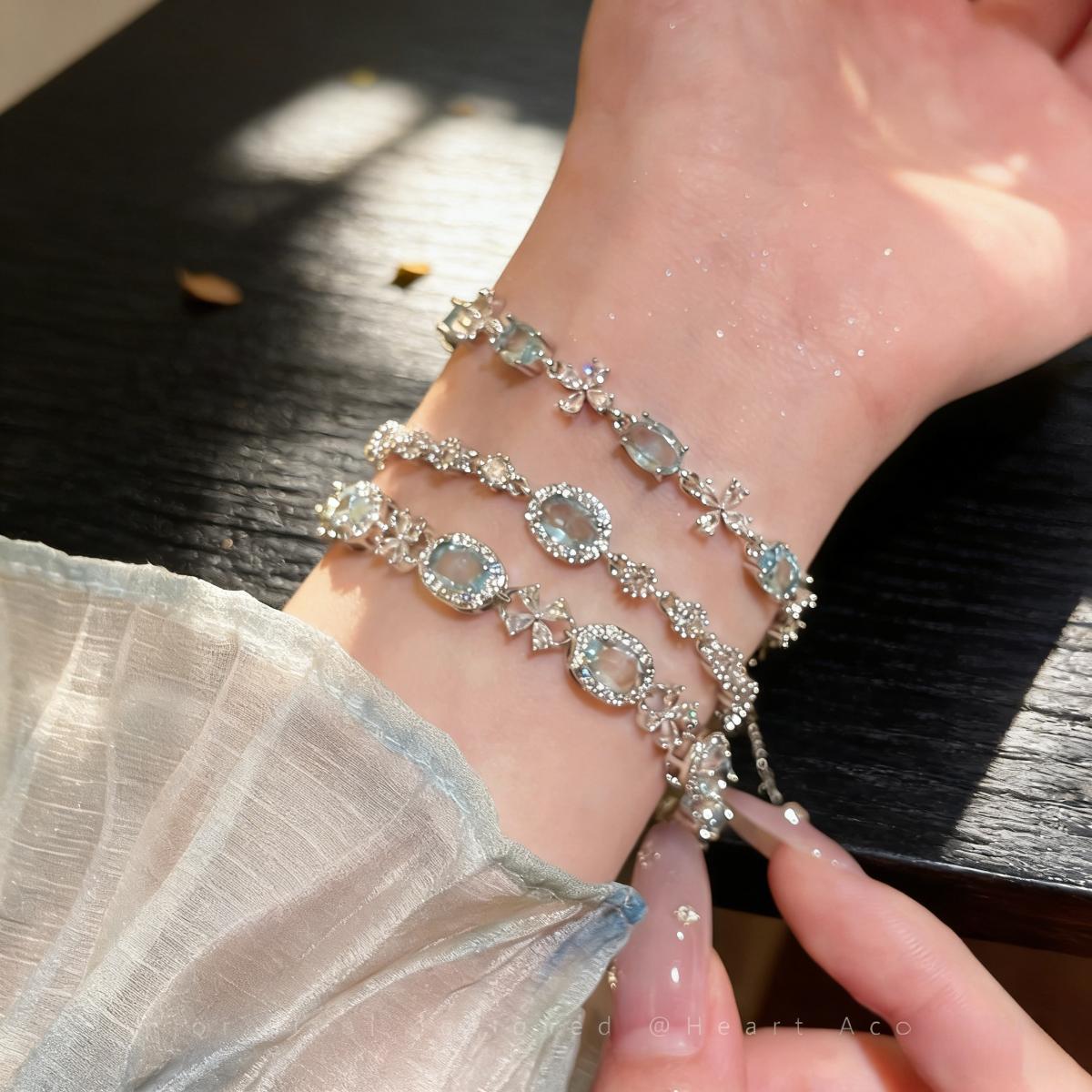 Women's Cool Tone Sparkling Oval Flower Bracelet, Korean Style High-End Zircon Hand Jewelry, Luxury Elegant Sweet Cool Wrist Accessory Gift for He