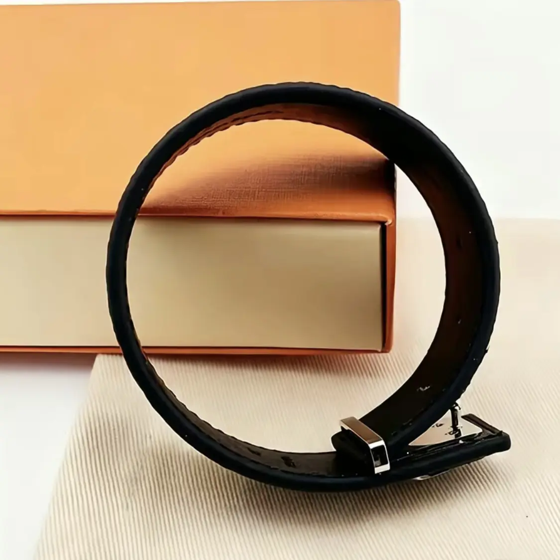 Elegant Men's & Women's Leather Bracelet Fashion Wristband Unisex Jewelry Elegant Men's & Women's Leather Bracelet Fashion Wristband Unisex Jewelry