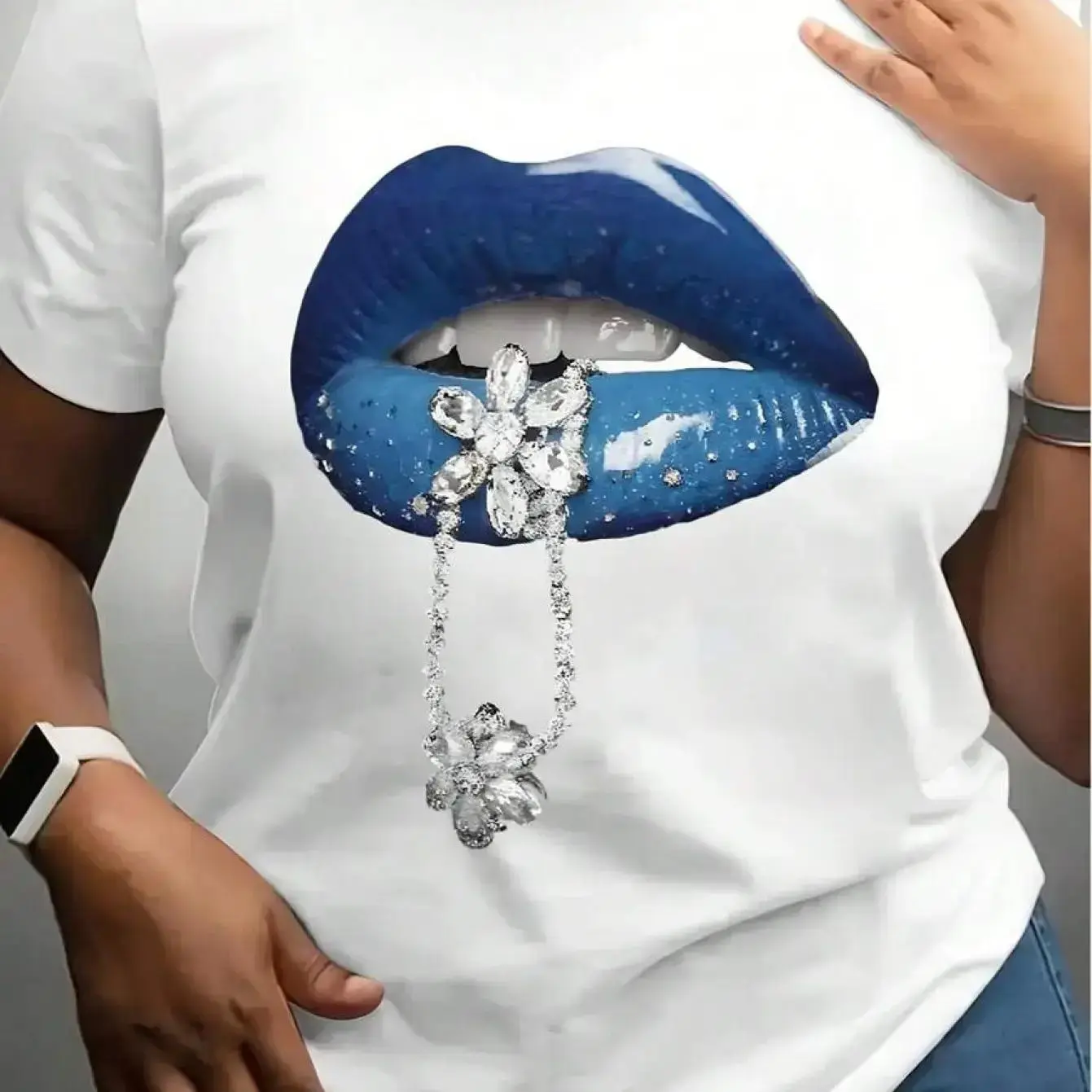 Women's Rhinestone Lip Graphic T-Shirt - Oversized Short Sleeve Streetwear Top in a Soft, Comfortable Cotton Blend for Everyday Wear, Shortsleeve, Fabric, Lightweight, Round Neck, Tee