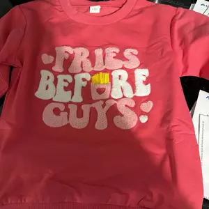 FOCUSNORM Valentines Day Baby Outfit Toddler Girl Valentines Day Shirt Fries Before Guys Sweatshirt Vintage Sweater Clothes