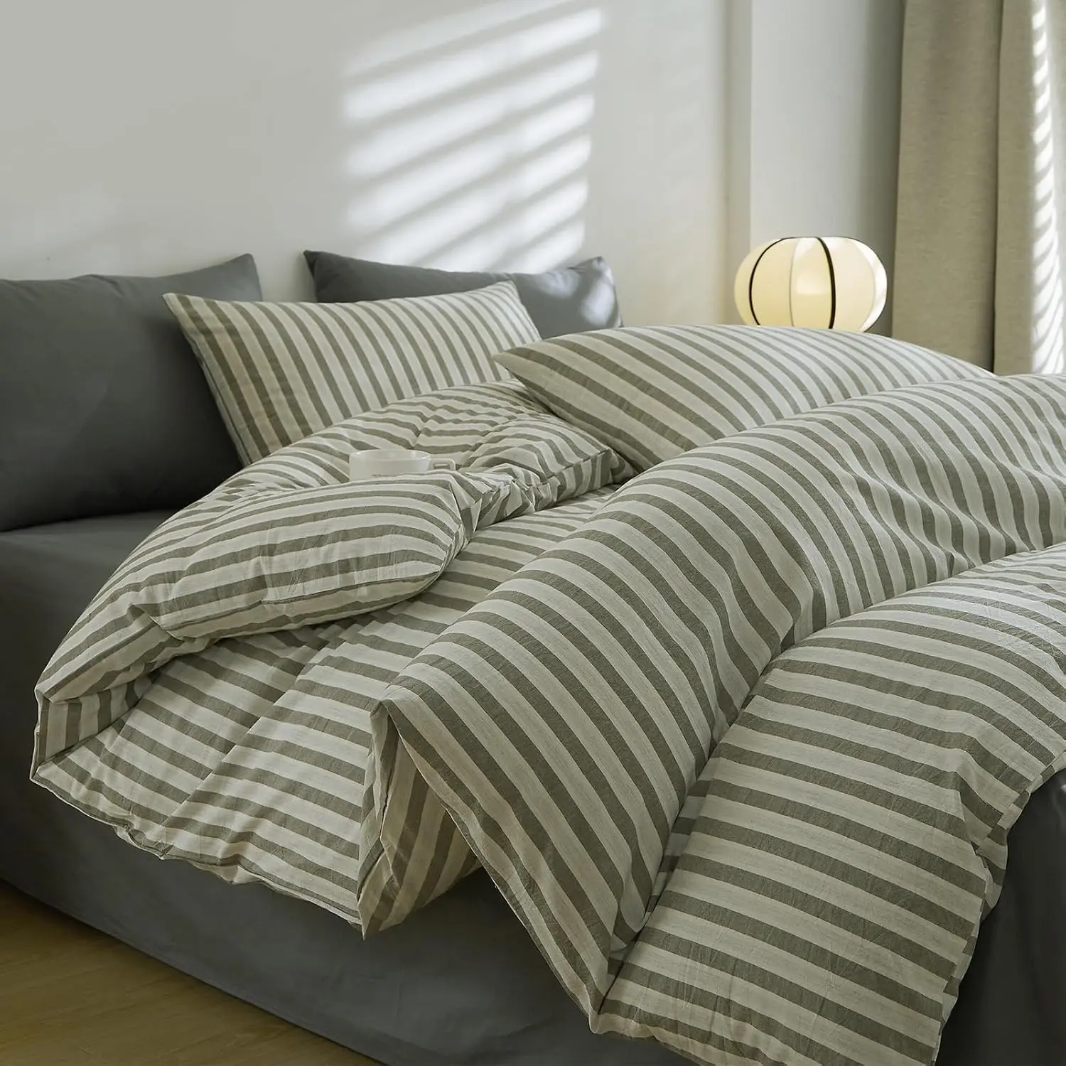 B7# White Grey Stripes