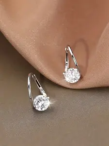 1 Pair Romantic Cubic Zirconia Hoop Shape Earrings Dainty Lightweight Hoops Fashionable Earrings For Women For Wedding Engagement Anniversary Party Jewelry Valentine's Day Gift Sparkling Zirconia Solitaire Earrings High Quality Earrings