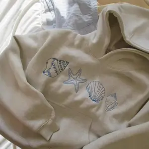 Women's comfortable gray hoodie, ocean themed starfish round neck long sleeved casual sportswear fabric pullover loose winter cotton fit women's top