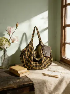 Vintage Plaid Messenger Bag for Women, Retro Y2K Aesthetic Crossbody Bag, Adjustable Strap Satchel, Classic Tartan Shoulder Bag for Work, School & Travel