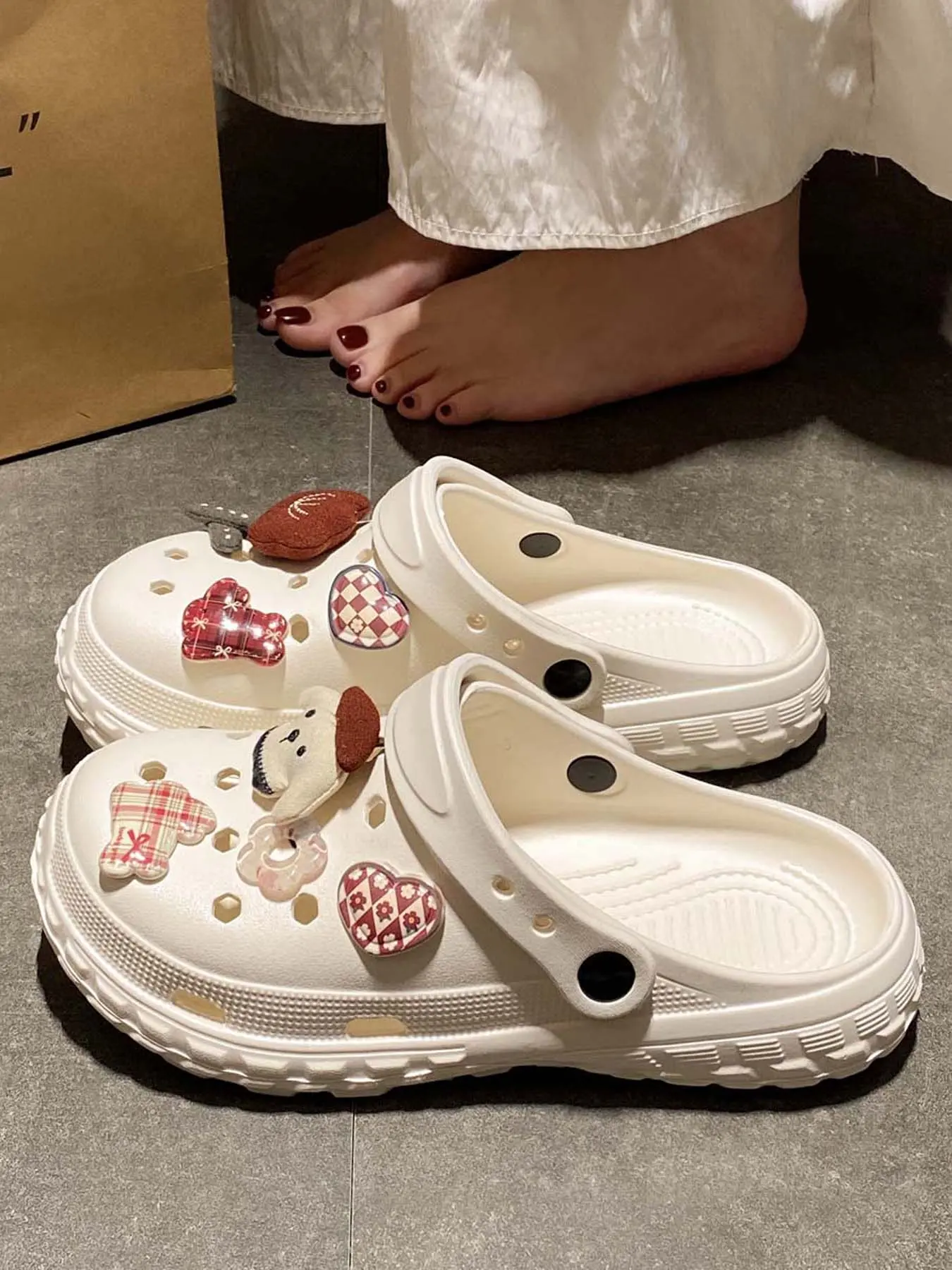 2026 Trendy Sweet Style Open-Toe Holey Shoes for Women, Eva Outdoor Thick Sole Height-Boosting Casual Comfort Lightweight Versatile Beach Sandals, Thick Sole Slippers, Open Toed Slippers