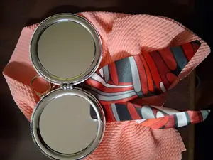 Cute Compact Mirror - Stainless Steel Portable Reflection Tool for Everyday Use