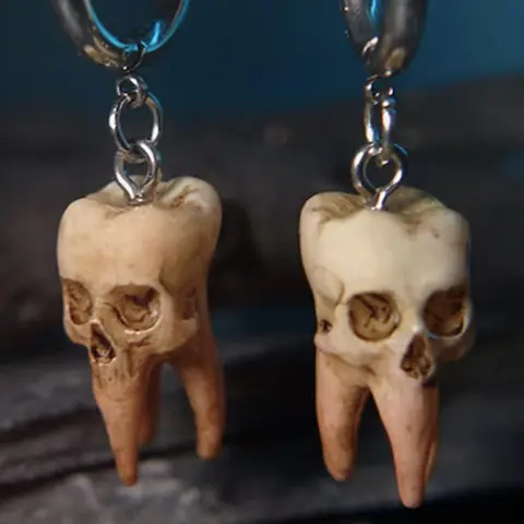 1 Pair of Gothic Blood Stained Wisdom Tooth Skeleton Resin Earrings for Men and Women, Punk Style Dark Design, Witchy Jewelry, Personalized Party Creativity, Stainless Steel Earrings, Ear Accessories, Earrings Dangle, Earrings Dangling