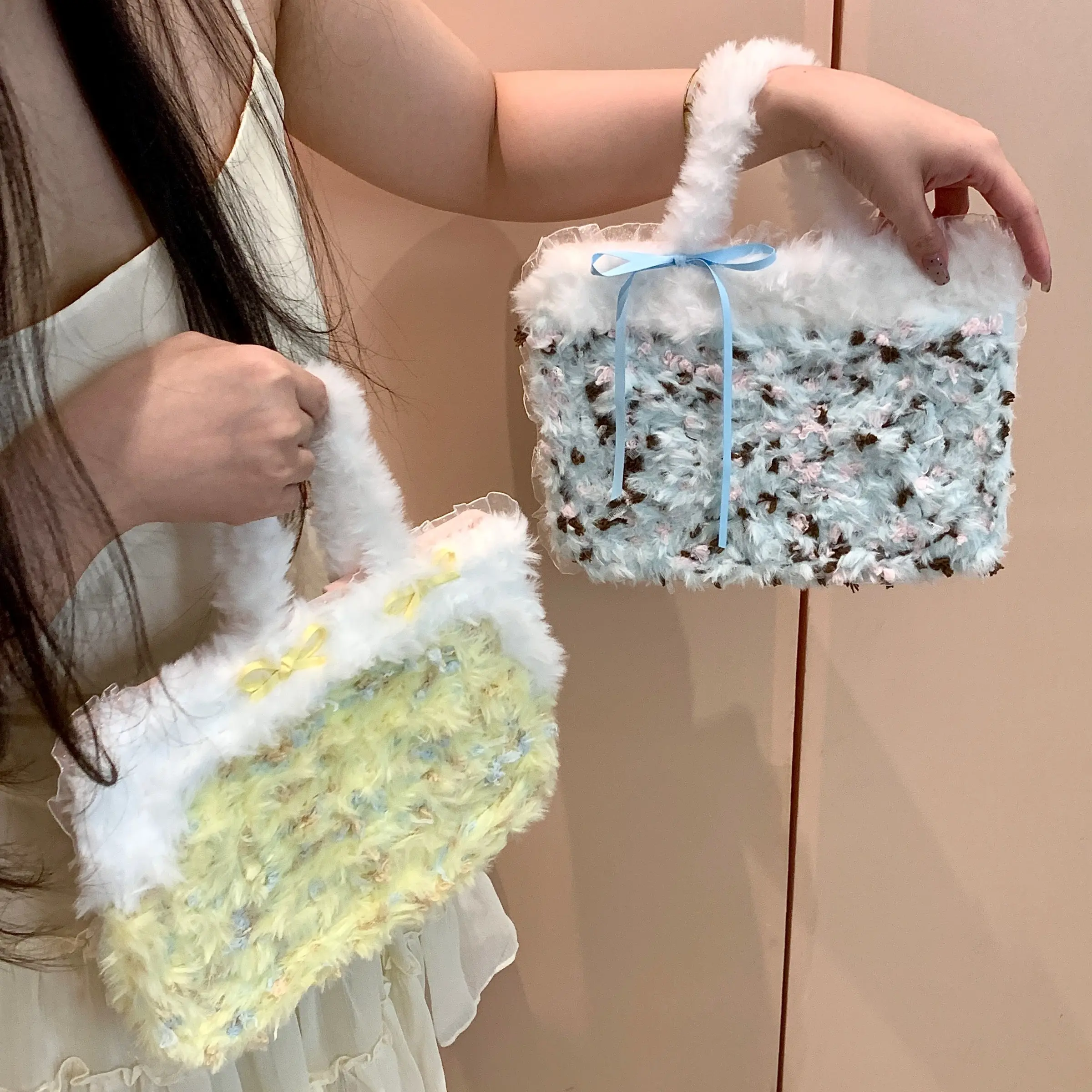 Autumn Winter Fashion Aesthetic Plush Handbag, 360° Rotating Protective Shell iPad Case for iPad 10th Gen, Pro 11/13, Apple Mini 6/7, 12.9 Inch Tablet Cover Accessories, Rotatable Tablet Cover, Protection