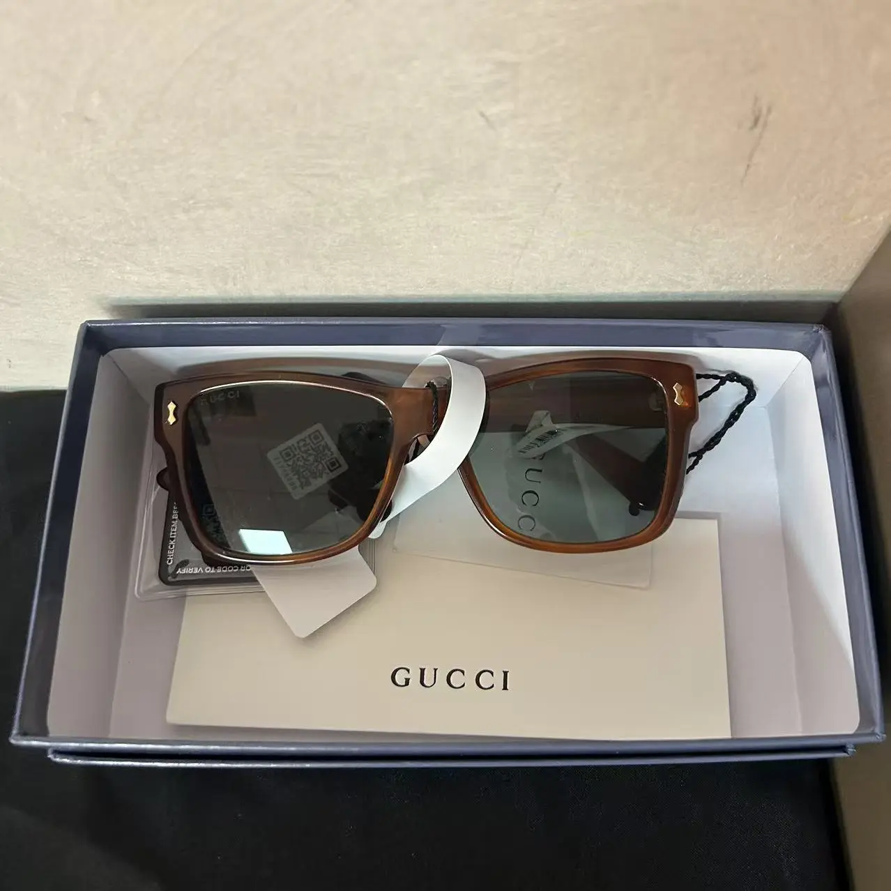 Pre-owned Gucci Havana Acetate Square Sunglasses with Green Lenses +charm rrr