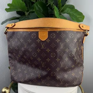 Pre-owned Louis Vuitton Monogram Canvas with Vachetta Leather Trim Shoulder Bags Looping GM Monogram Canvas Shoulder Bag Authentic Pre Owned