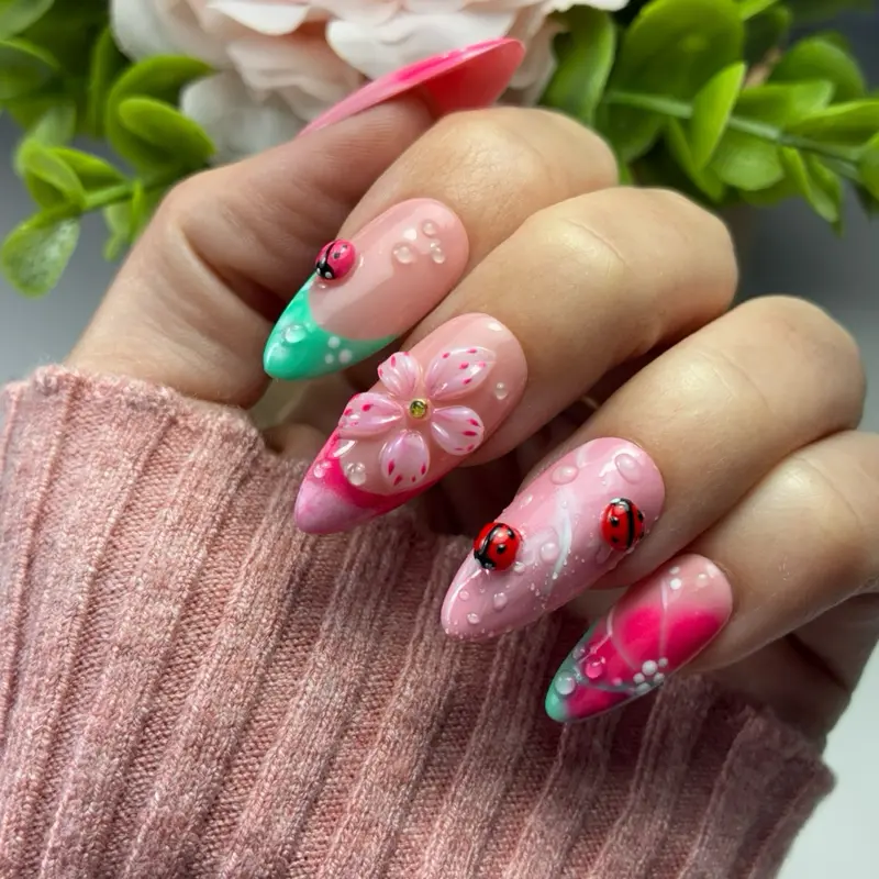 Ladybug Garden – Press-On Nails 3D Florales