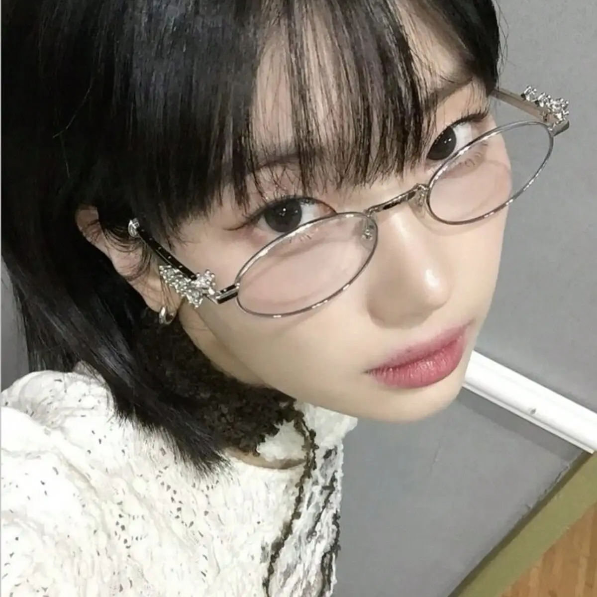 Women's Metallic Oval Narrow Frame Diamond-Inlaid Fashion Glasses - Y2K Vintage Kawaii Plain Eyewear for Daily Styling