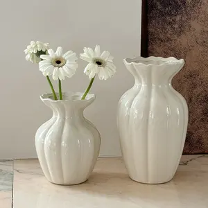 Luxury-Style Ceramic Flower Vase - Desktop Flower Arrangement Decorative Item - High-End, Small-Scale Creamy-Style French Decorative Ceramic Flower Container, Home Decor Vase, Modern Ceramic Vase, Modern Plant Vase