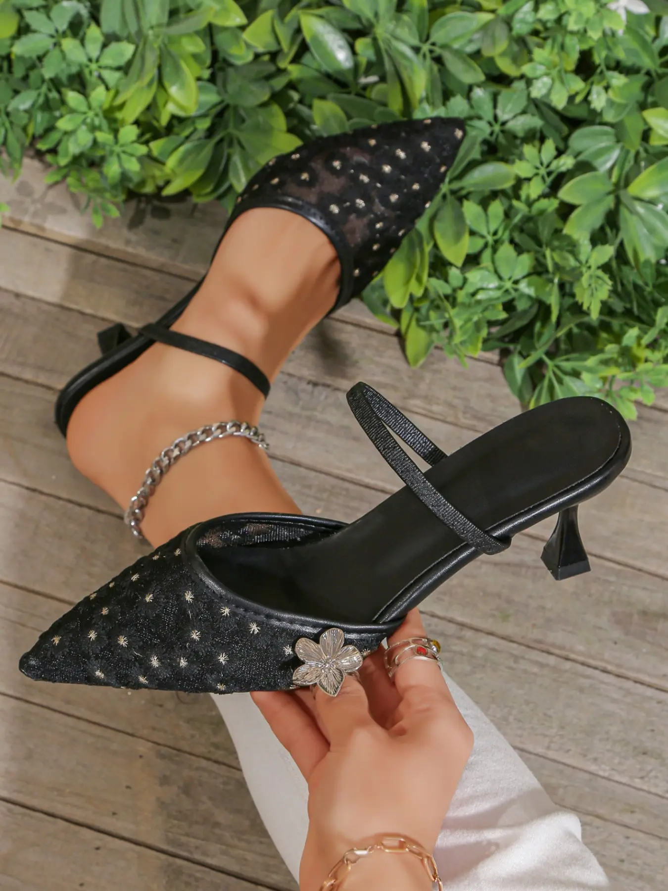 Mesh Backless Half Slipper Shoes, Pointed Lace Daisy Embroidered Cat Heel Sandals, Perfect Women's Gift for Parties and Special Occasions