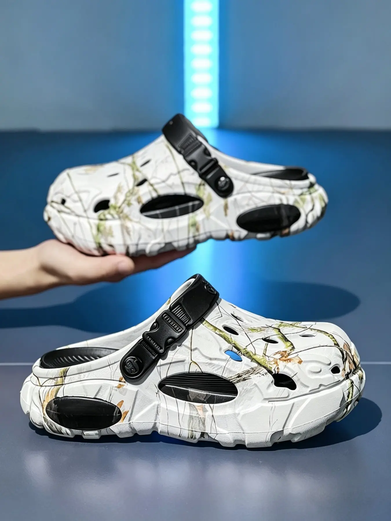 Men's new summer camouflage clogs with random patterns, thick-soled, odor-resistant and wear-resistant, outdoor casual slides, versatile sports sandals