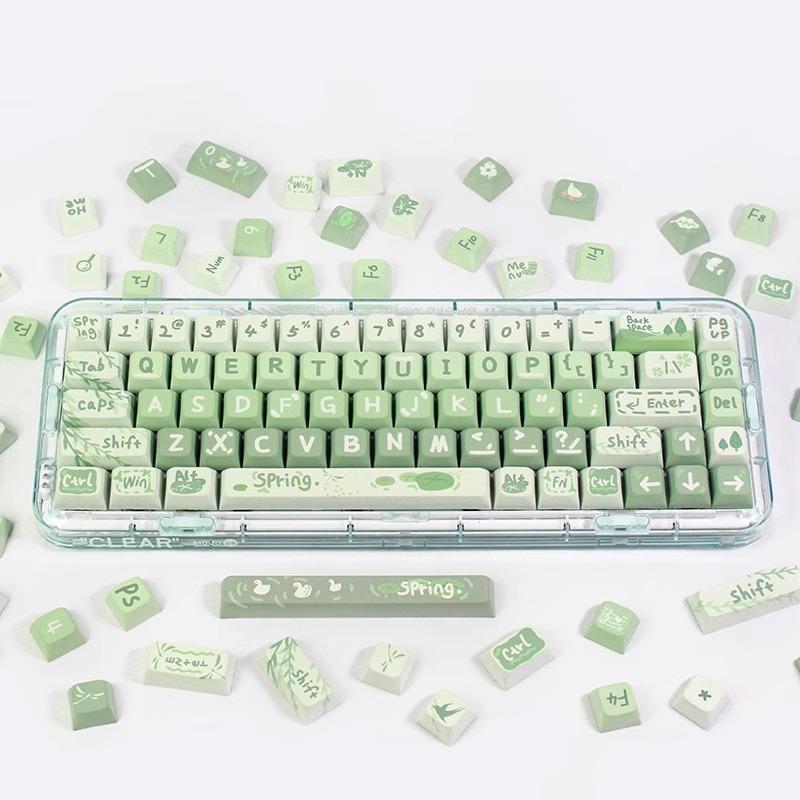 Akko PBT Matcha Latte Pattern Keycap, 133 Keys Milk Green Theme Keyboard Covers , XDA-Like Height Mechanical Keyboard Case, Cute Kit Customized Keycap, Lovely Matcha Milk Green Keycap Set, Durable Keyboard Case for 6.26u Keyboard 61/87/96/98/104/108
