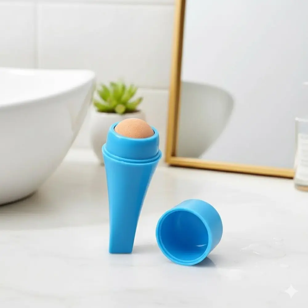 Portable Oil Absorbing Face Roller for T-Zone, Reusable Volcanic Stone Skincare Tool with Anti-Slip Grip, Washable Natural Material for Travel-Friendly Oil Control & Gentle Cleansing.