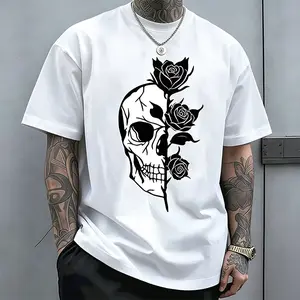 Men’s American-style trendy printed T-shirt, black and white short sleeves; holiday streetwear fashion styling; casual crew neck short-sleeve T-shirt for everyday outdoor leisure wear.