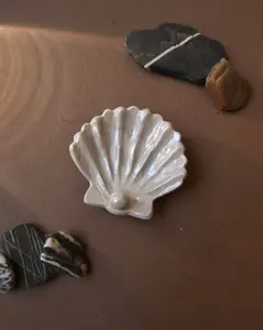 SHELL TRINKET DISH WITH PEARL