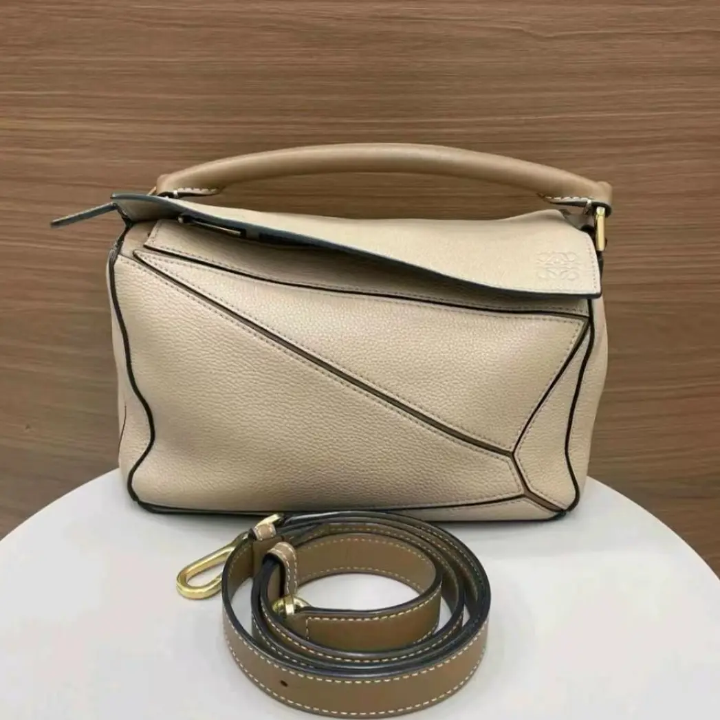 Pre-owned Loewe Cowhide Shoulder Bags Medium Classic Calfskin Puzzle Handbag, Tan Calfskin
