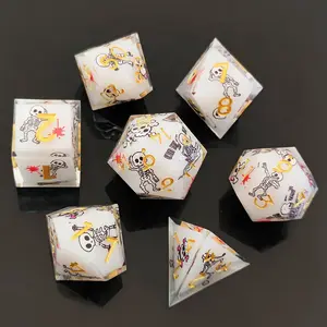 Multi Pattern Halloween Resin Dice Set, 7 Counts/set Colorful Dice, Polyhedral Dice for D&D and Fantasy Games, Game Accessories for Men and Women, Durable