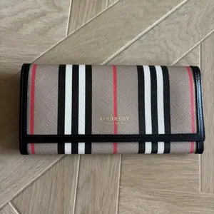 Pre-owned BURBERRY/Clutches & Wristlets/LYB1518053