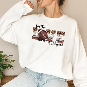 Women's round-neck pullover sweatshirt with long sleeves. This style is simple and casual, featuring a pullover design. The fabric is soft and comfortable, lightweight and breathable, making it both casual and fashionable.